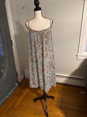 Avenue Body Floral Print Sleeveless Nightgown Size 30/32
